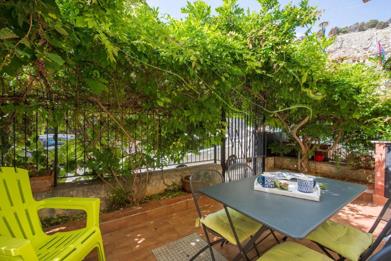La Casa Di Sara A Mondello Apartment Bagian luar foto