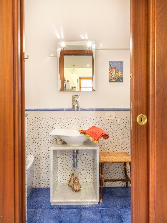 La Casa Di Sara A Mondello Apartment Bagian luar foto