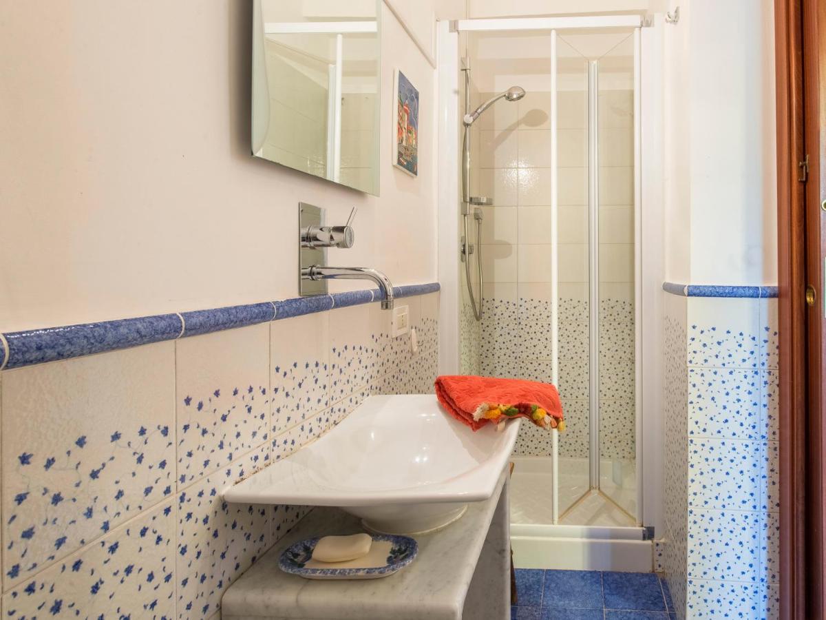 La Casa Di Sara A Mondello Apartment Bagian luar foto